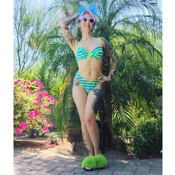 Welcome 💕🌈💋 - Picture 2 of 4